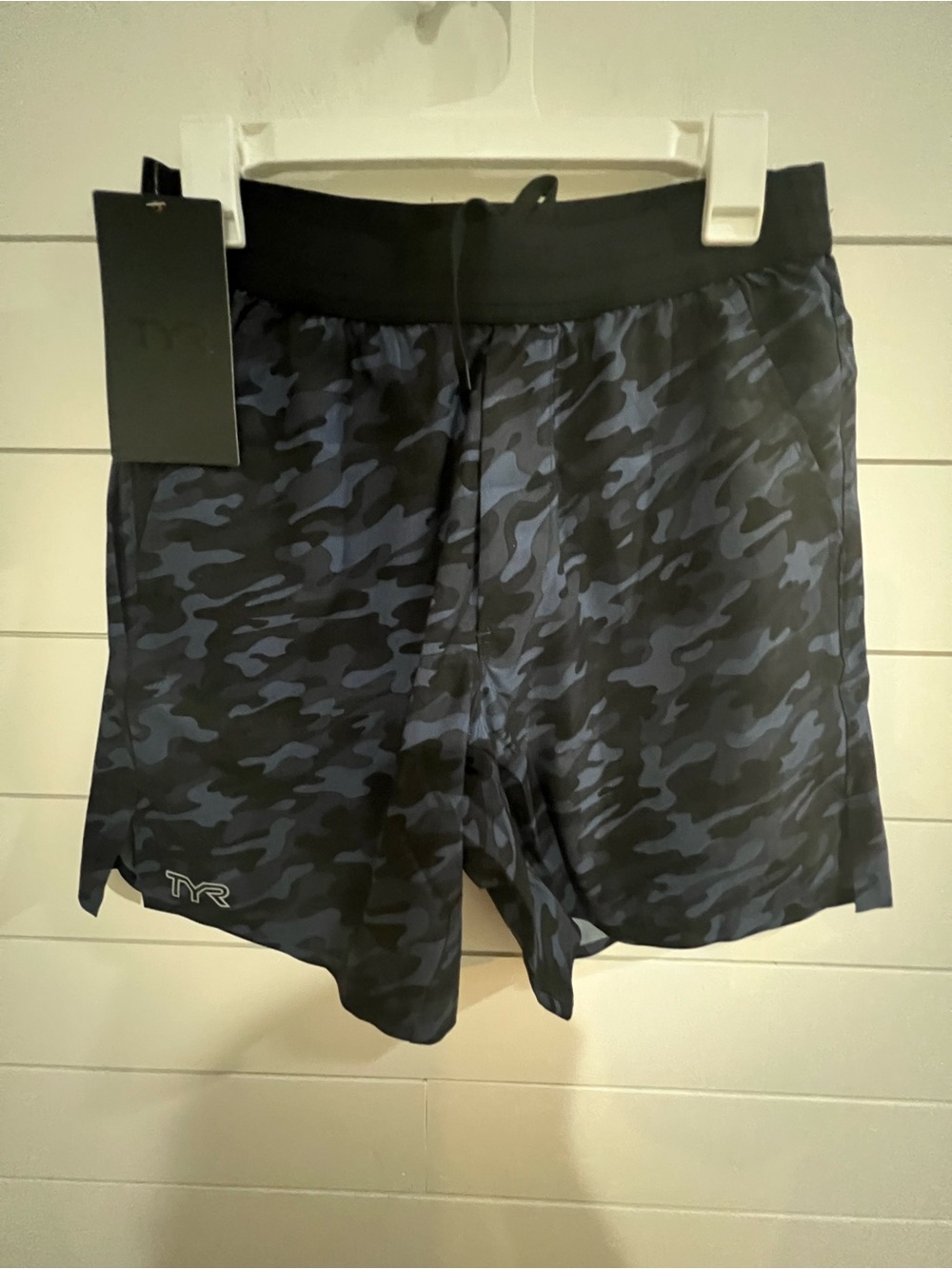 TYR Men's Midnight Blue & Black Hydrosphere Unbroken Shorts